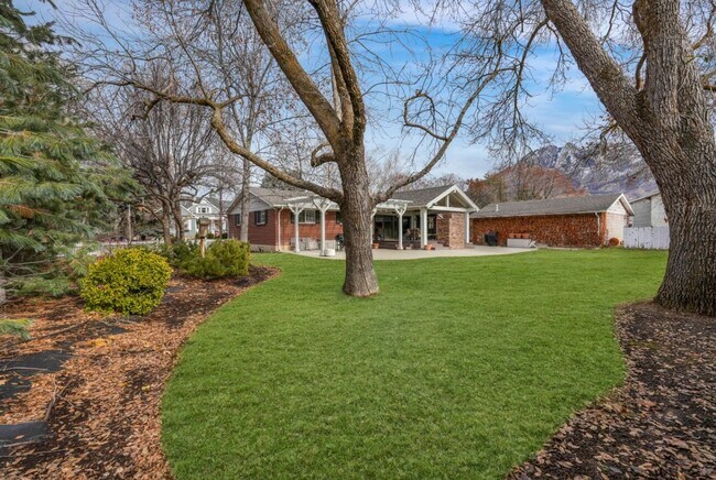 Building Photo - Outdoor Living at it's Best