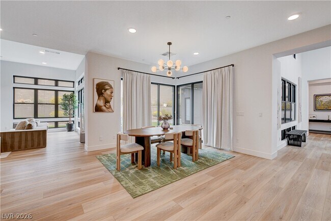 Building Photo - 779 Willits St