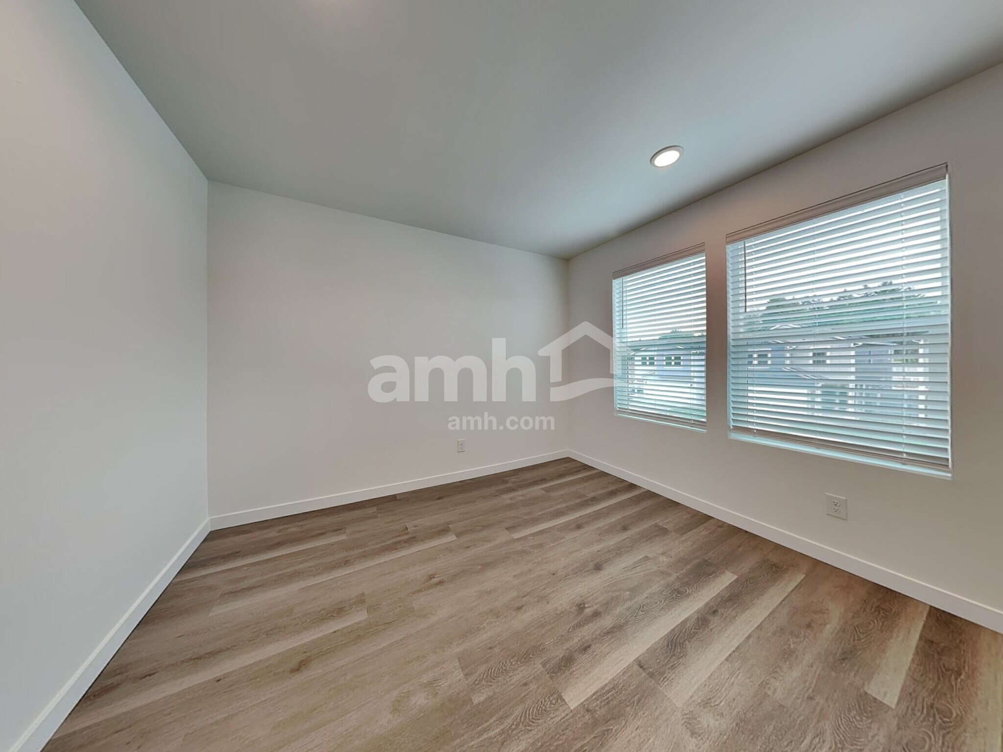 Building Photo - 5019 Washington St SE