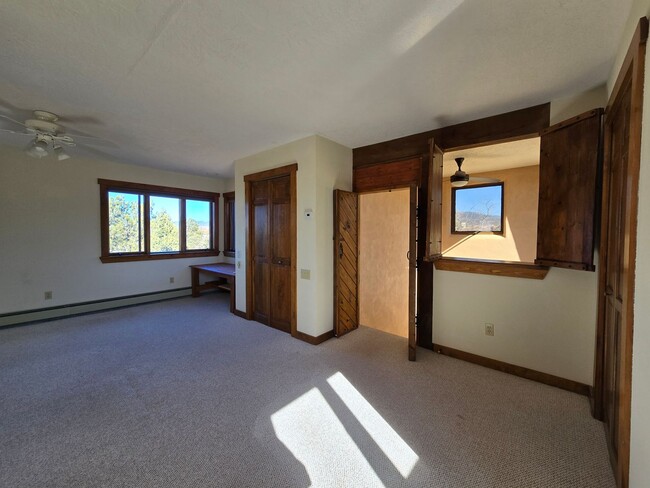 Building Photo - 2835 Don Quixote