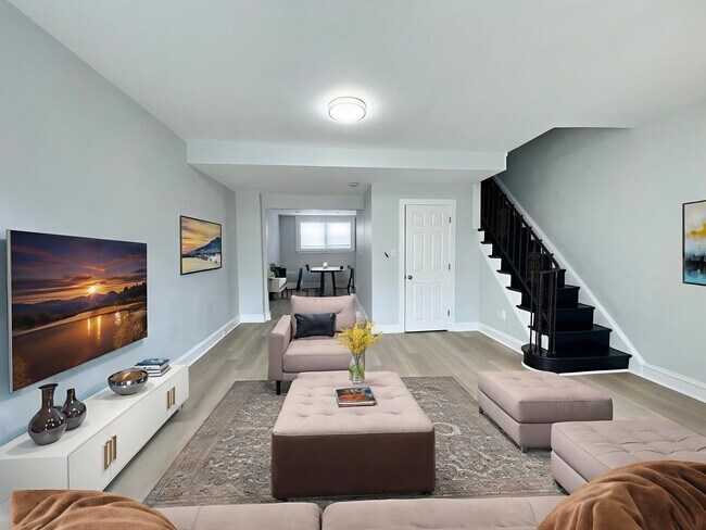 Primary Photo - Beautiful & spacious 3b/1.5b home Section ...