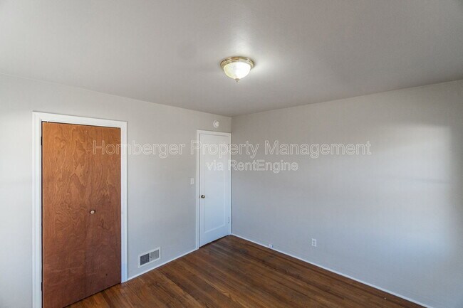 Building Photo - 11 E Rich Ave