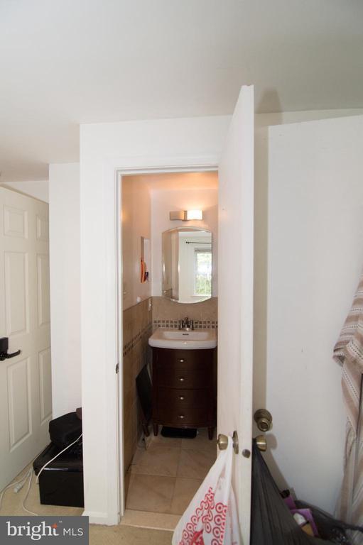Building Photo - 6618 Birchleigh Way