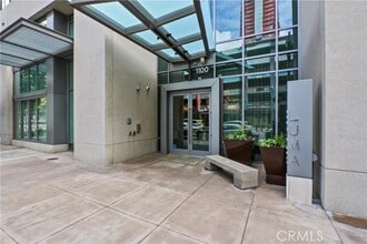Building Photo - 1100 S Hope St