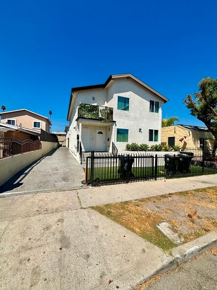 Primary Photo - 619 W 83rd St