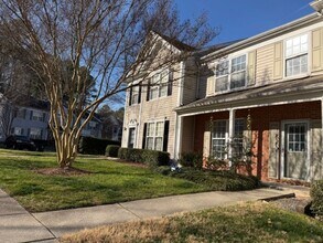 Building Photo - 712ca