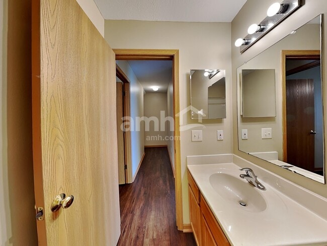 Building Photo - 7711 Powers Ridge Dr