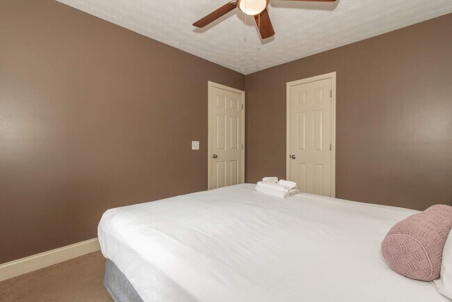 Building Photo - 4235 King Arthur Pl