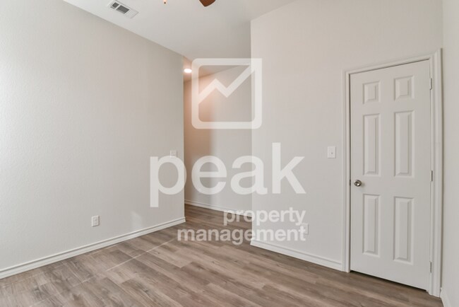 Building Photo - $1750! 3Bed/2Bath in Fort Worth! Get your ...