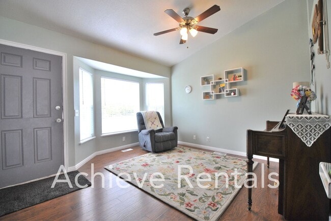 Building Photo - 43 1350 E