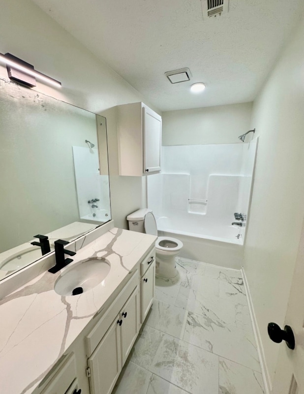 Building Photo - 587 Bryceland Blvd