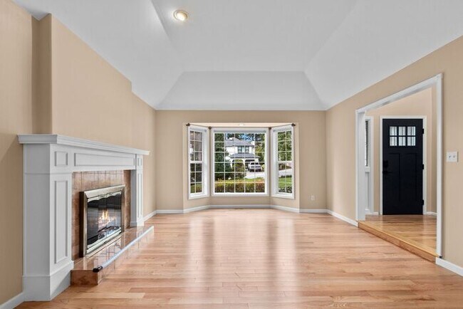 Building Photo - Air Conditioned Newcastle Beauty in Covete...