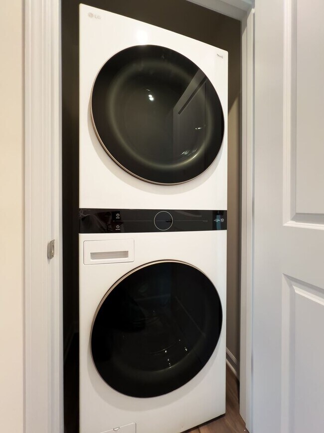 Building Photo - 1836 Autumn Mist