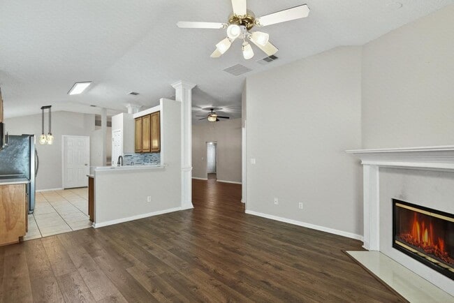 Building Photo - 1727 Canopy Oaks Dr