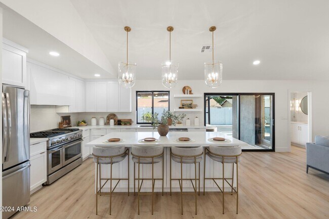 Building Photo - 1643 W Griswold Rd