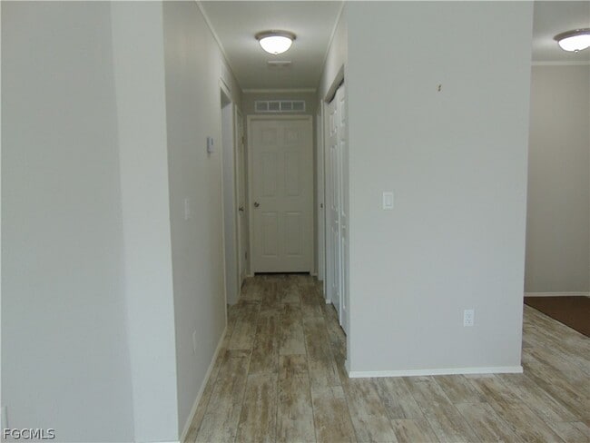 Building Photo - 1445 N Bridge St