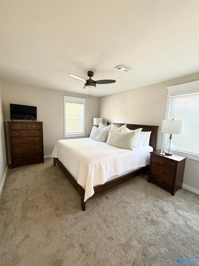 Building Photo - 9742 Wallwood Dr SE