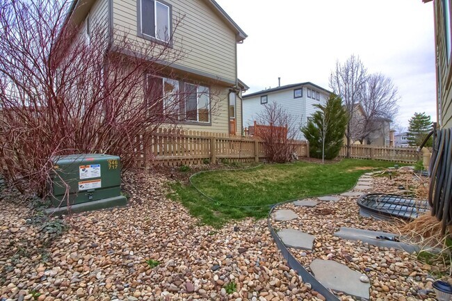 Building Photo - Highlands Ranch Spacious 3 bed 2.5 bath