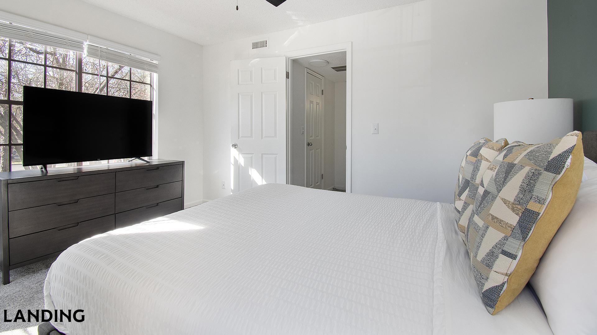 Building Photo - 10263 Whispering Forest Dr