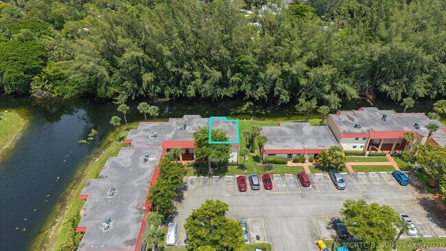 Building Photo - 473 Lake Frances Dr