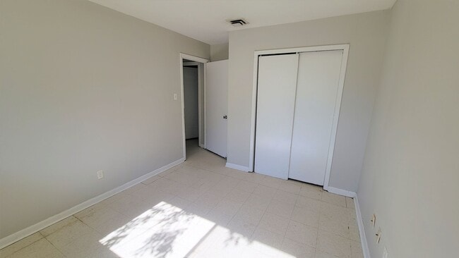 Building Photo - 3406 Black Lake Cir