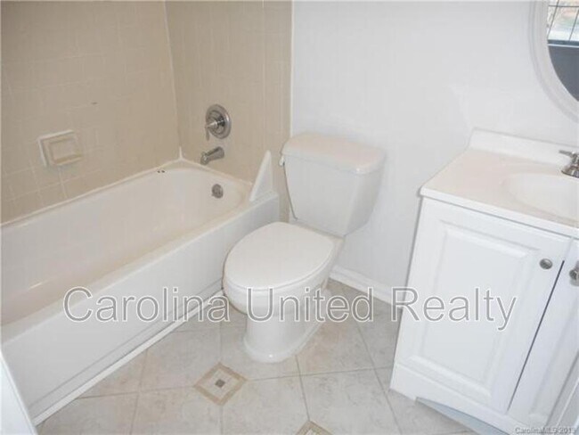 Building Photo - 8235 Circle Tree Ln