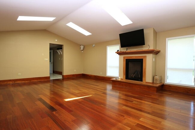 Building Photo - 30317 Marva Rd