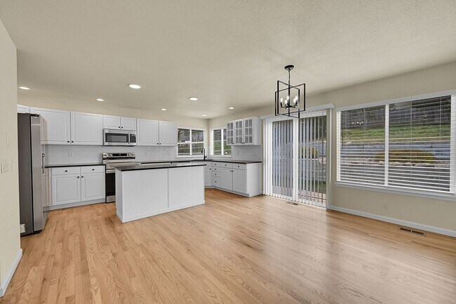 Building Photo - Northeast Colorado Springs House in Sierra...