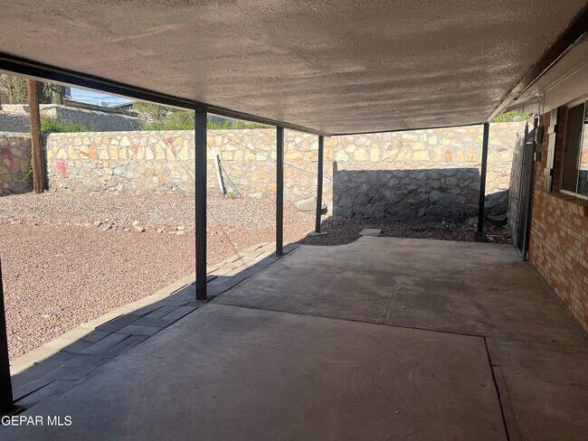 Building Photo - 7200 Alto Rey Ave