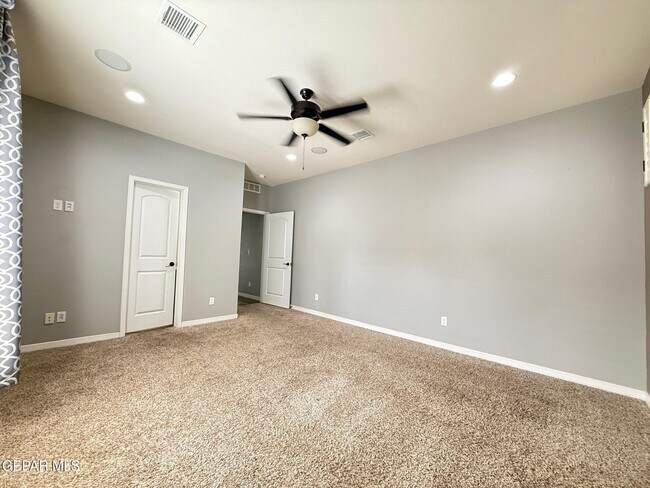 Building Photo - 13454 Everingham St