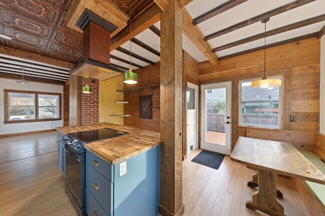 Building Photo - 3 Bedroom, 2.5 Bathroom CUSTOM HOME