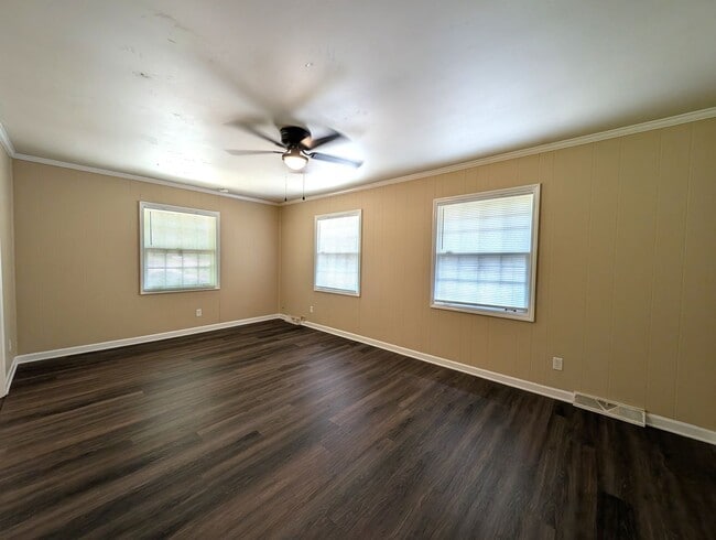 Building Photo - Charming Ranch Style home located in Forest Pawtuckett Community in NC!