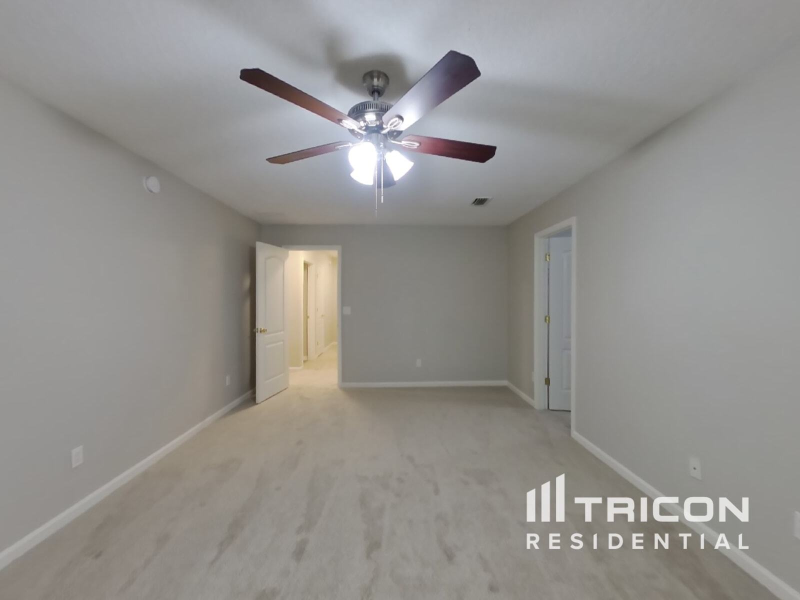 Building Photo - 746 Roland Lakes Dr