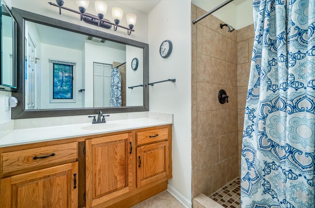 Building Photo - 305 Piney Mountain Dr