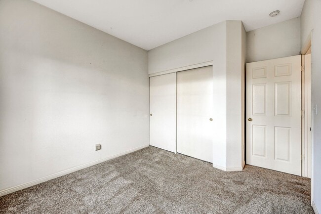 Building Photo - Beautiful Summerlin Hills Two Story 4 Bedr...