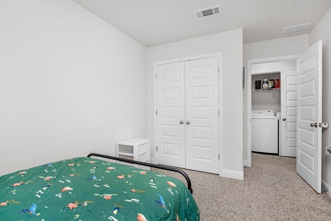 Building Photo - 1026 McLaren Cir