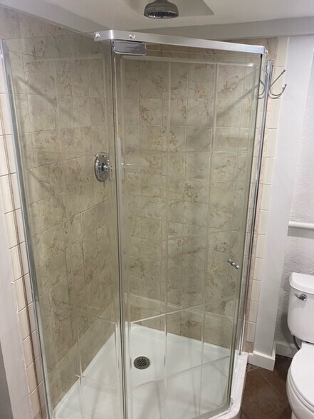 basement shower - 2918 N Gaylord St