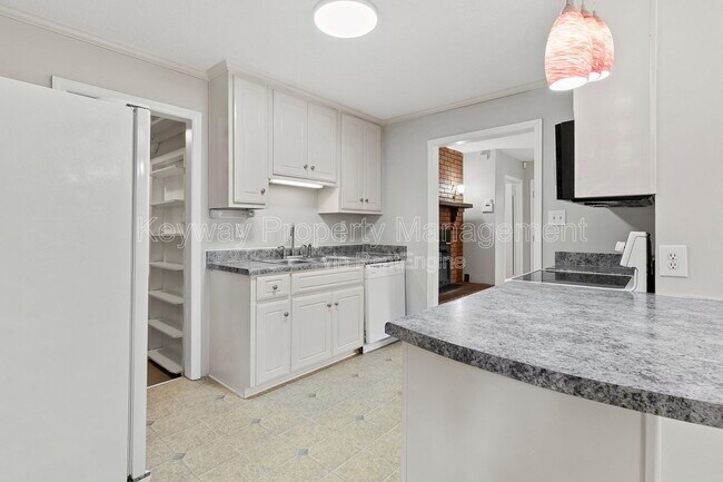 Building Photo - 133 Belair Rd