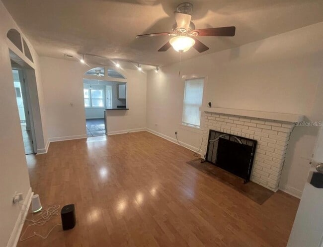 Building Photo - 1231 Highland St N