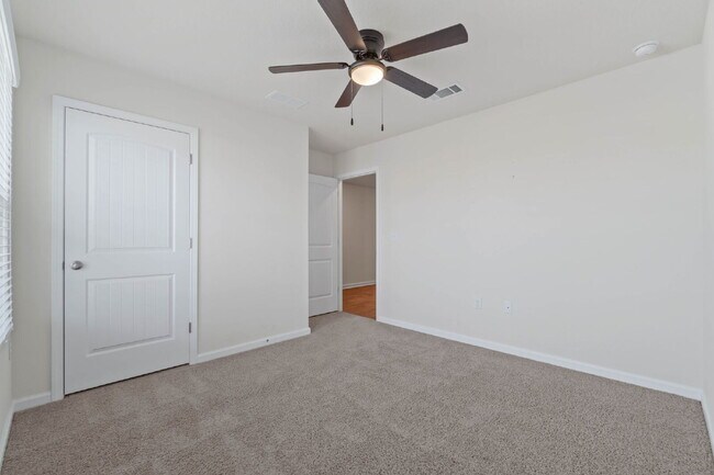 Building Photo - 1047 Limpkin St