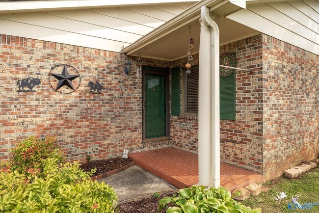 Building Photo - 1200 Catskill Cir SE