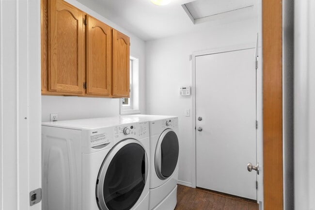 Building Photo - 8290 N Uplands Dr