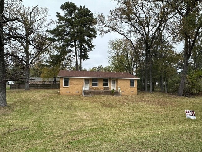 Building Photo - 435 Larry Dr