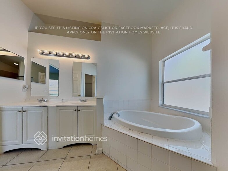 Building Photo - 8509 Blackberry Ave