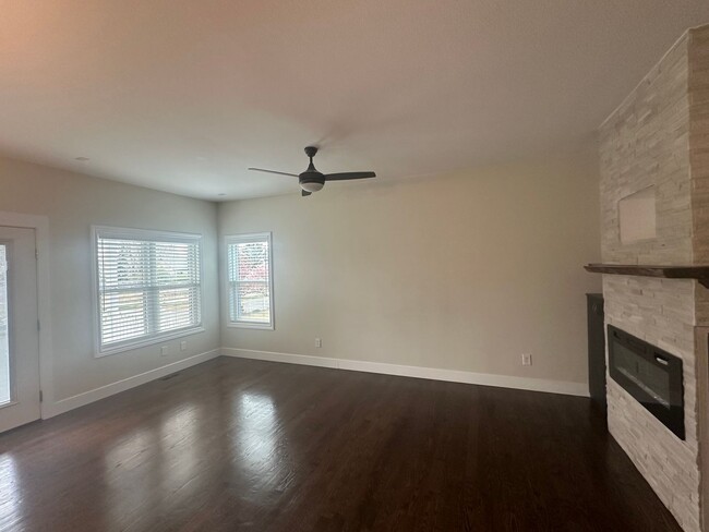 Building Photo - Brunner Farms Beauty