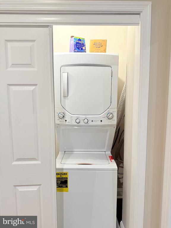 Building Photo - 3429 Chestnut Ave