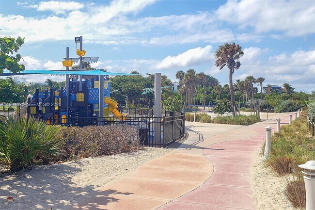 Building Photo - 8430 Harding Ave