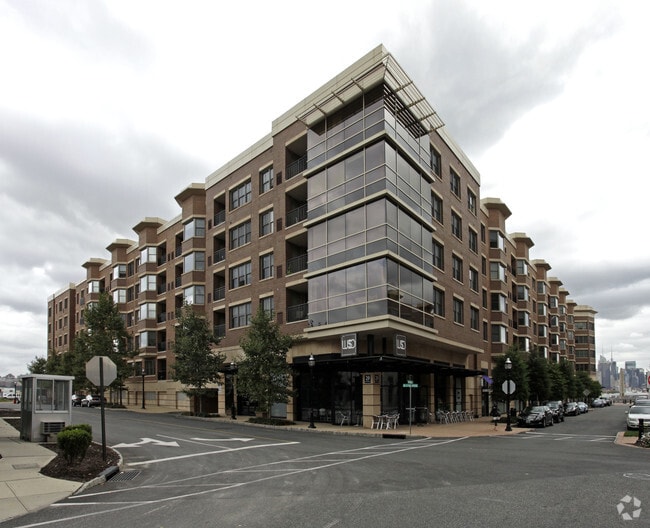 Primary Photo - Grandview II at Port Imperial