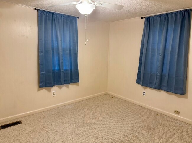 Building Photo - 10150 Minnie Hall Rd