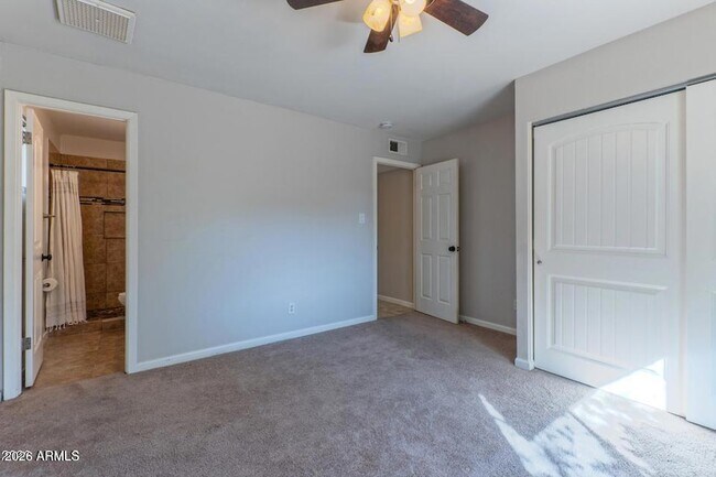 Building Photo - 1611 E El Parque Dr